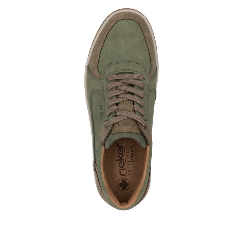 Grüne Rieker Herren Sneaker Low 17506-52 mit einer Schnürung sowie Extraweite H. Schuh von oben.