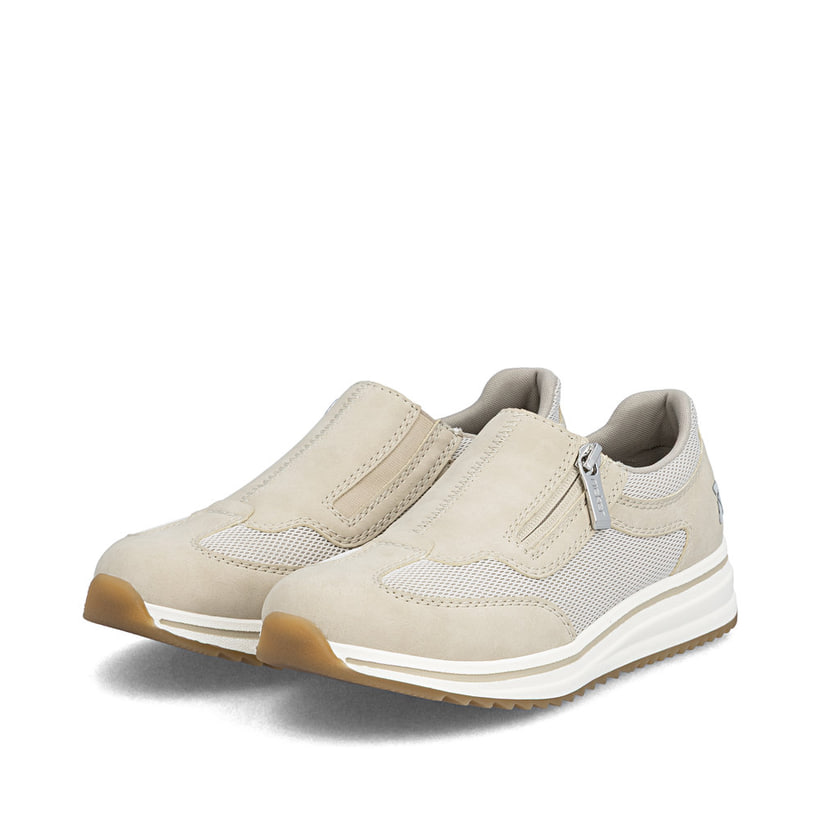 Beige Rieker Damen Sneaker Low L5854-62 mit Reißverschluss sowie Extraweite H. Schuhpaar seitlich schräg.