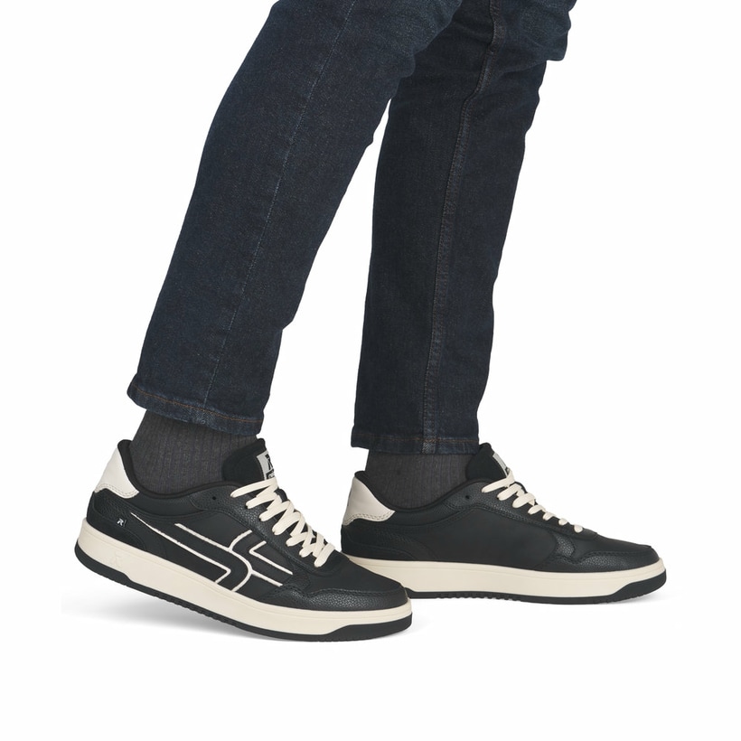 Baskets basses Rieker noires pour homme U1900-00 avec semelle durable. Chaussure au pied.