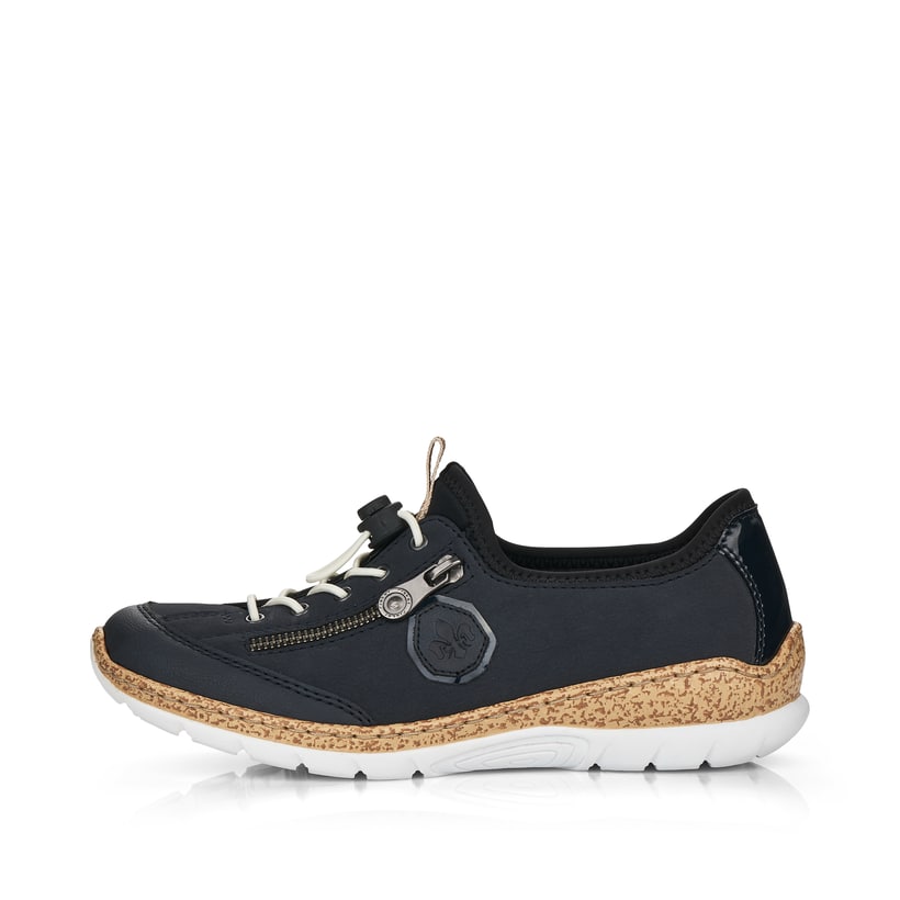 Blaue Rieker Damen Slipper N4263-14 mit Deko-Reißverschluss sowie einem Gummizug. Schuh Außenseite.