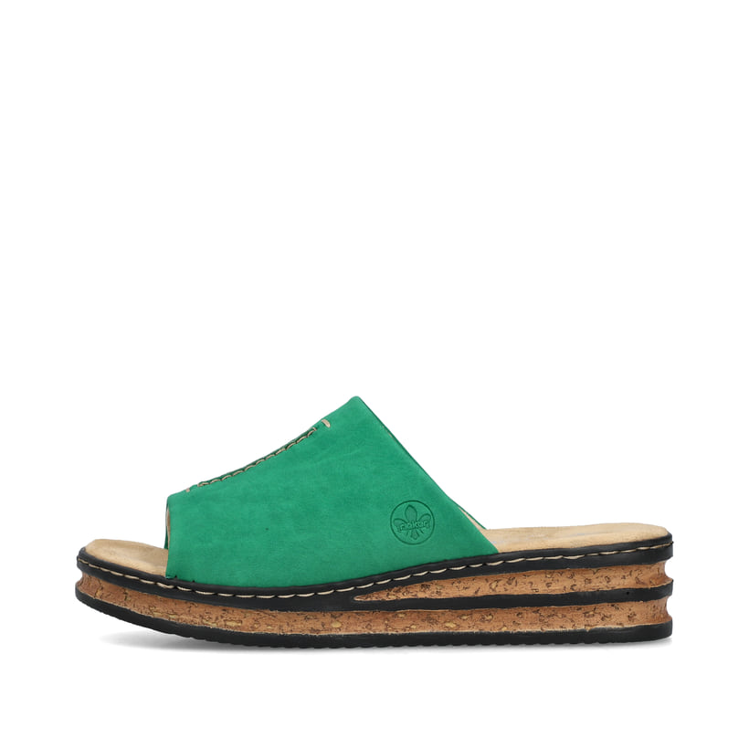 Grüne Rieker Damen Pantoletten 62905-52 mit moderner Spannnaht. Schuh Außenseite.