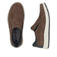 Braune Rieker Herren Slipper 16952-24 mit einem Gummizug sowie der Extraweite H. Schuh von oben, liegend.