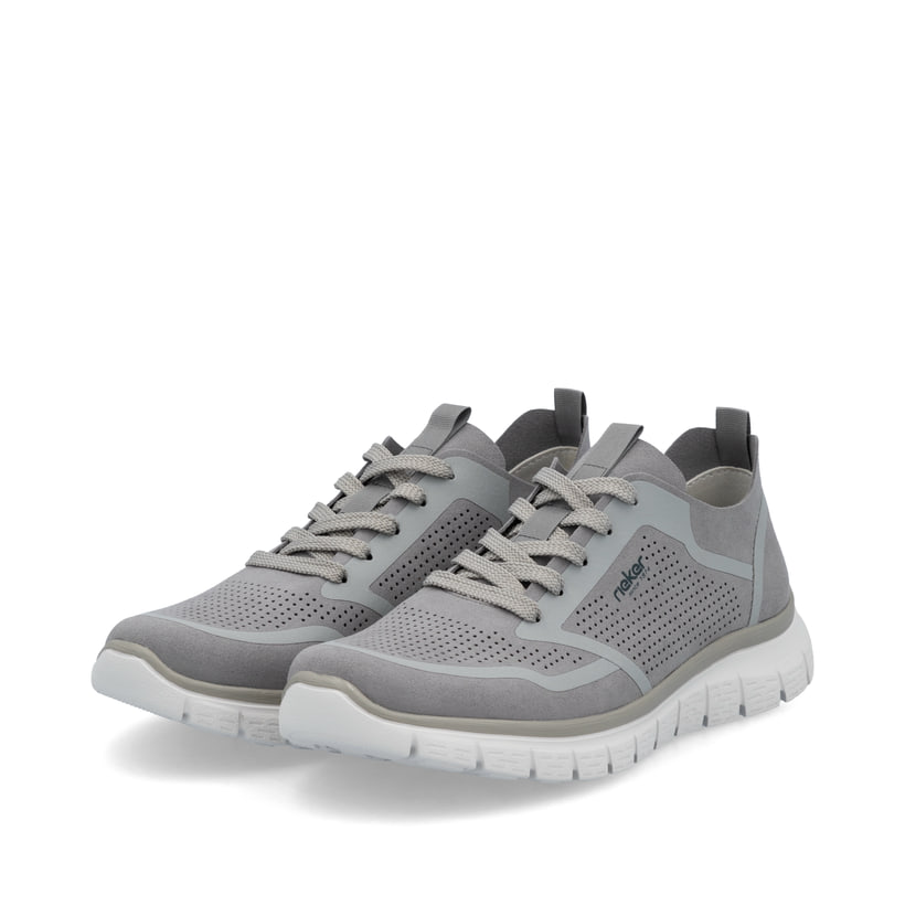 Graue Rieker Herren Sneaker Low B6600-42 mit Schnürung sowie Komfortweite G 1/2. Schuhpaar seitlich schräg.