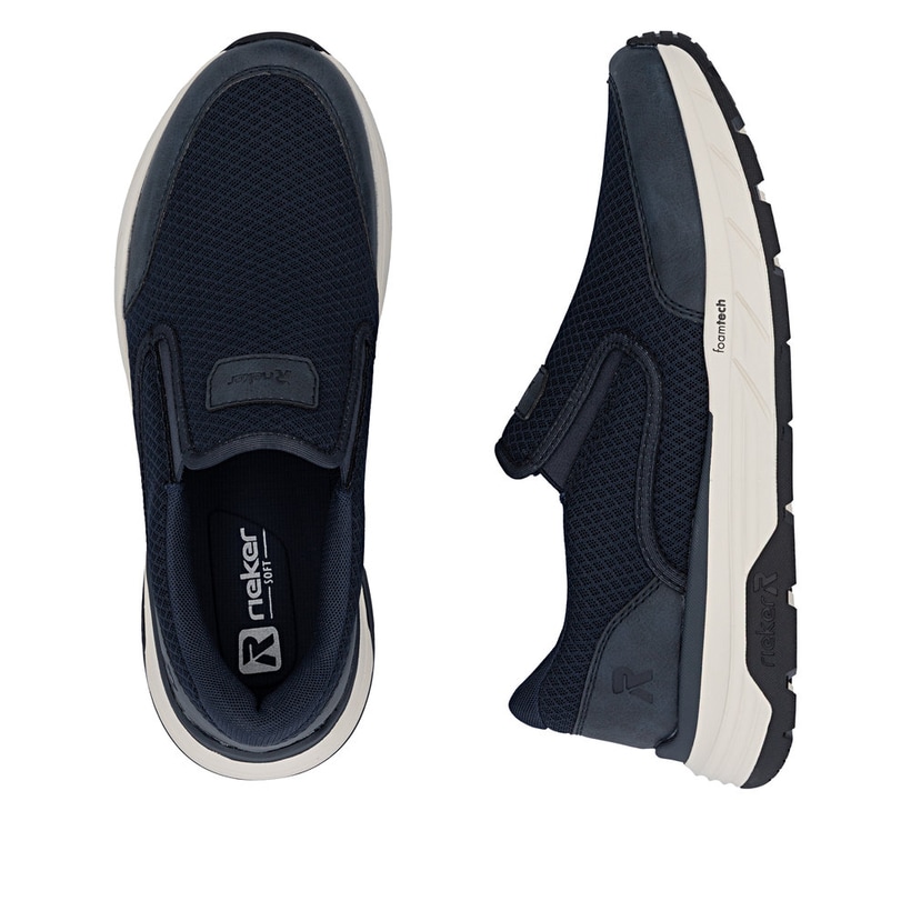 Blaue Rieker Herren Slipper 06152-14 mit einem Gummizug sowie dem Gel-Fußbett. Schuh von oben, liegend.