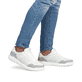 Weiße Rieker Herren Sneaker Low U1104-80 mit Schnürung sowie flexibler Sohle. Schuh am Fuß.