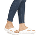 Mules Rieker blanches pour femme W3450-80 avec semelle ultra légère. Chaussure au pied.