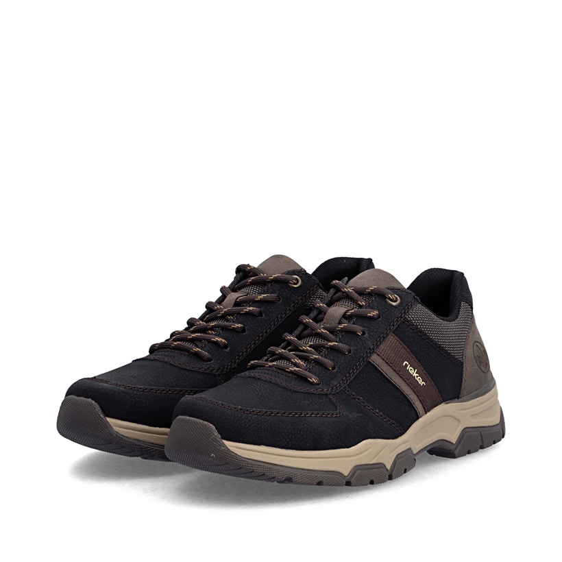Chaussures à lacets Rieker noires hommes 11211-02 avec largeur H. Chaussures inclinées sur le côté.