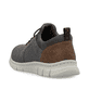 Graue Rieker Herren Slipper B7796-42 mit einem Gummizug sowie Komfortweite G 1/2. Schuh von hinten.