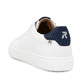 Weiße Rieker Herren Sneaker Low U0704-80 mit einer Schnürung. Schuh von hinten.