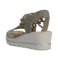 Khakifarbene Rieker Keilsandaletten 67465-52 mit Strasssteinen sowie Gummizug. Schuh von hinten.
