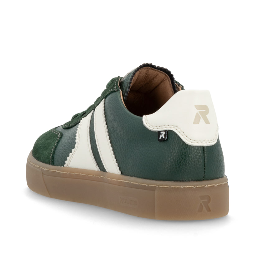 Grüne Rieker Herren Sneaker Low U0707-54 im Retro-Look mit weißen Streifen an der Seite sowie einer Schnürung. Schuh von hinten.