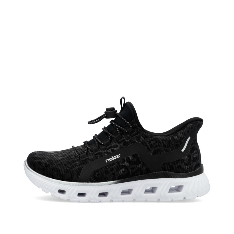 Schwarze Rieker Damen Sneaker Low M6066-01 mit Gummizug sowie flexibler Sohle. Schuh Außenseite.
