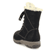 
Tiefschwarze Rieker Damen Kurzstiefel Z0070-00 mit einer robusten Profilsohle. Schuh seitlich schräg