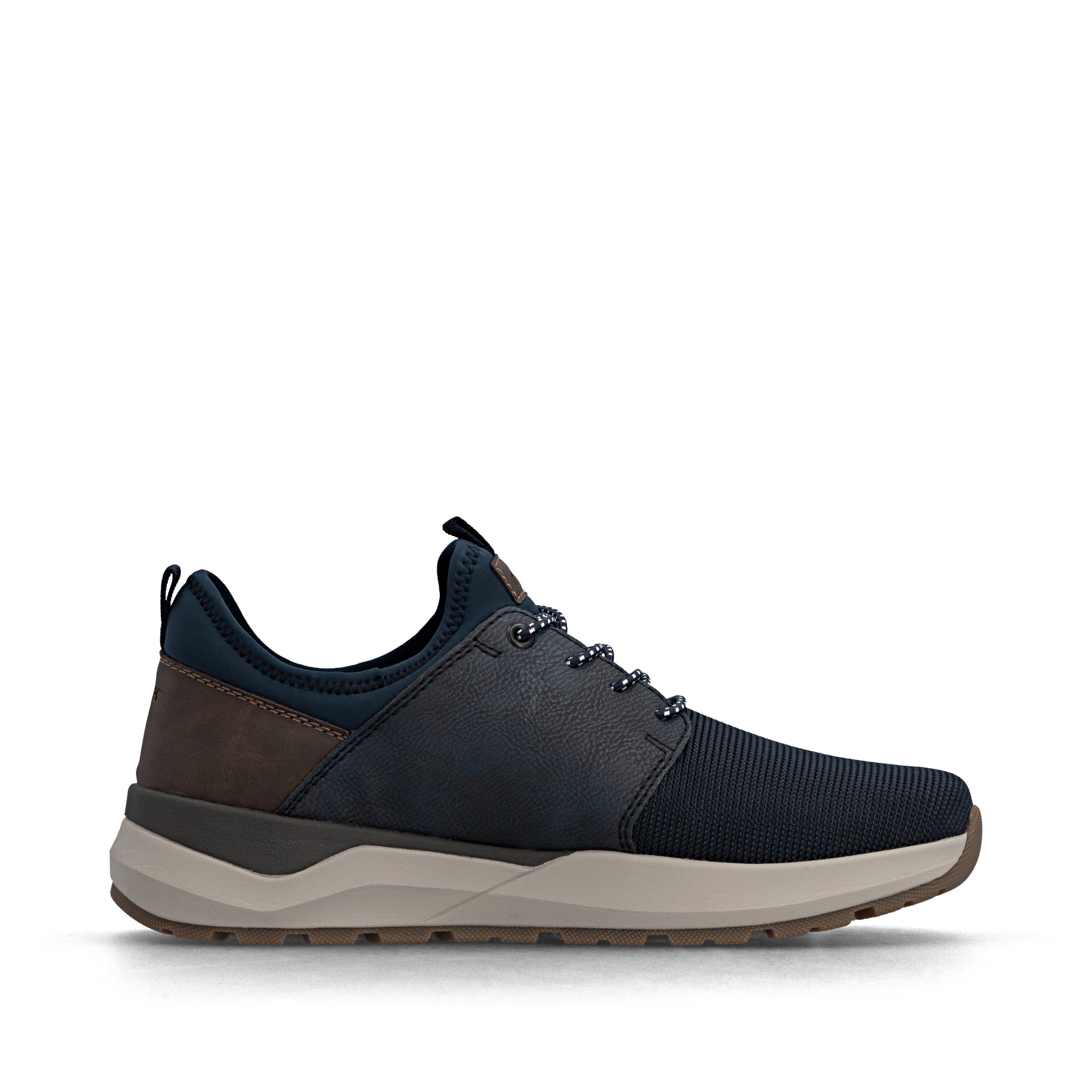 Dunkelblau-braune Rieker Herren Slipper 06058-14 mit Gummizug sowie Extraweite H. Schuh Innenseite.