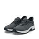 Blaue Rieker Herren Slipper 11055-14 mit Ready2GO Slip-in Feature sowie Gummizug. Schuhpaar seitlich schräg.