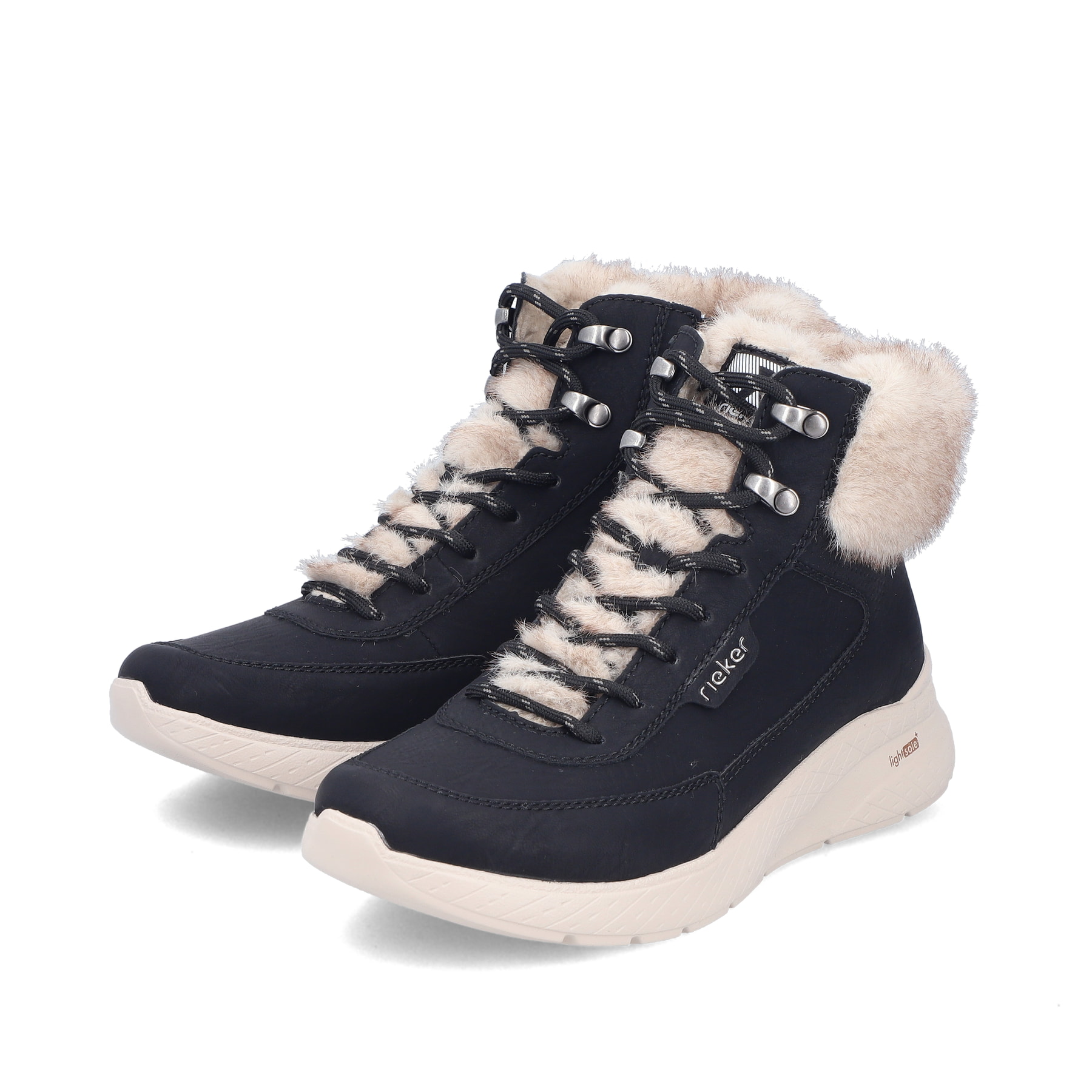 Vegane, schwarze Rieker Damen Sneaker High M8510-00 mit weichem Kragen. Schuhpaar seitlich schräg.