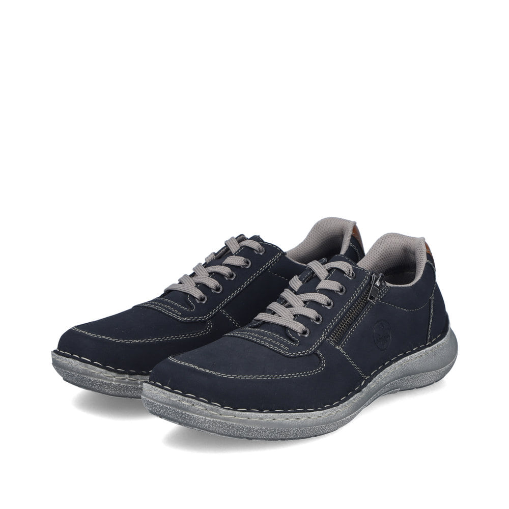Blaue Rieker Herren Schnürschuhe 03030-14 mit modernen Ziernähten. Schuhpaar seitlich schräg.