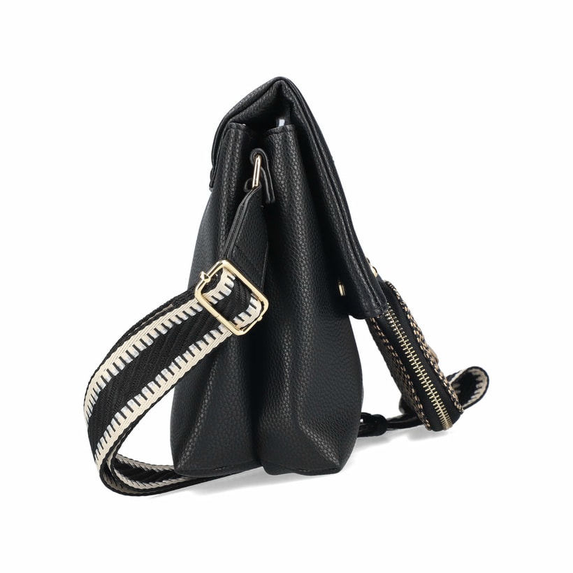 Sac à main Rieker H1612-00 noir avec petite poche pendentif et rabat avec fermeture magnétique. Côté droit.