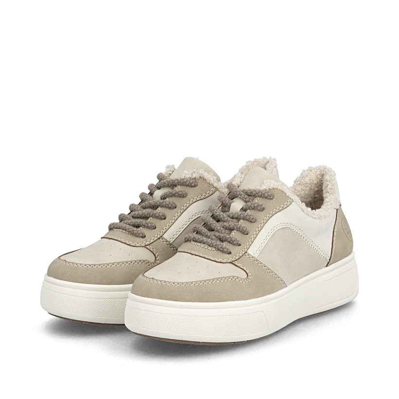 Beige Rieker Damen Sneaker Low M7700-62 mit Schaftkragen sowie einer Schnürung. Schuhpaar seitlich schräg.