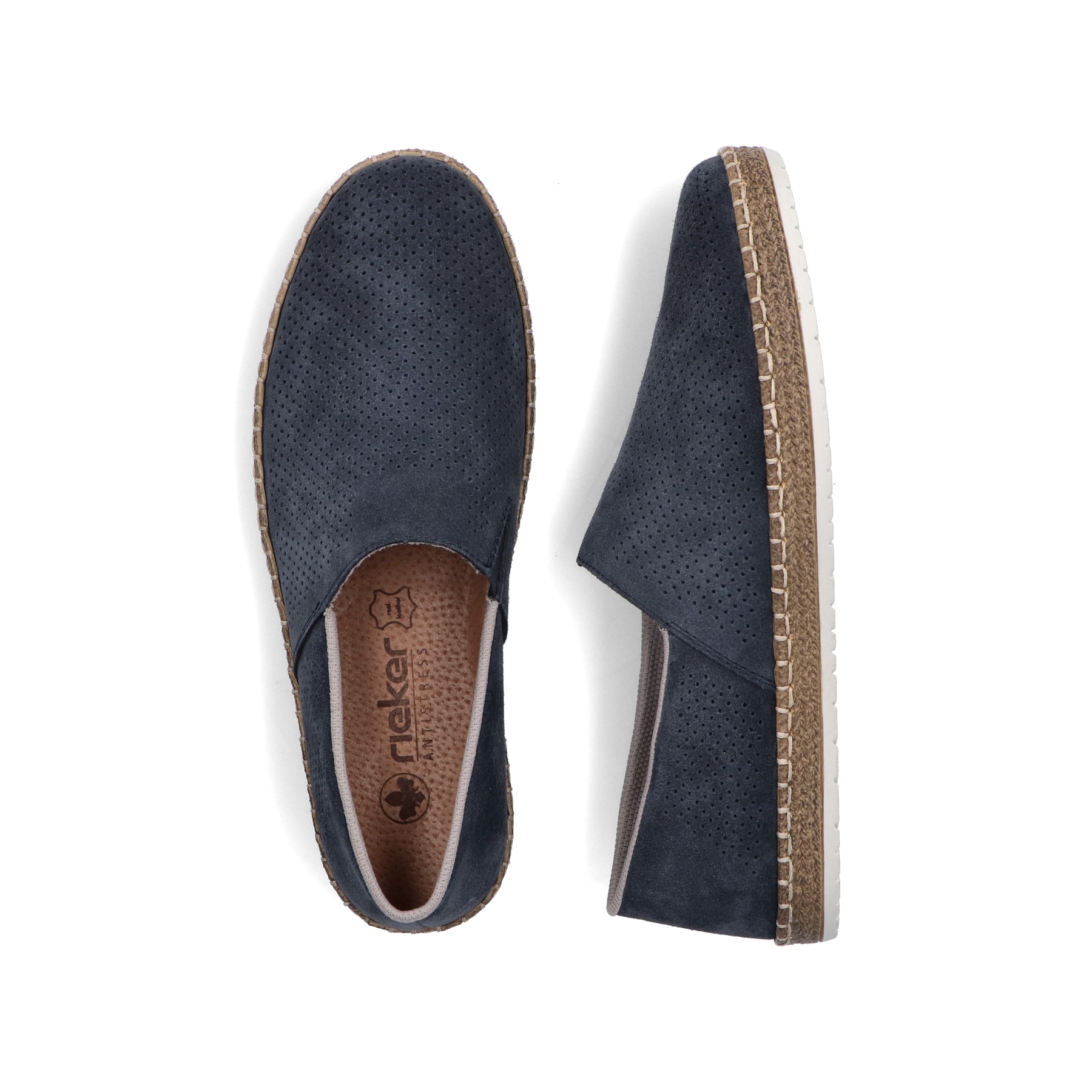 Blaue Rieker Herren Slipper B5285-14 mit einem Gummizug sowie Komfortweite G 1/2. Schuh von oben, liegend.