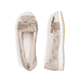 Beige Rieker Ballerinas L3066-60 mit dekorativer Schleife. Schuh von oben, liegend.