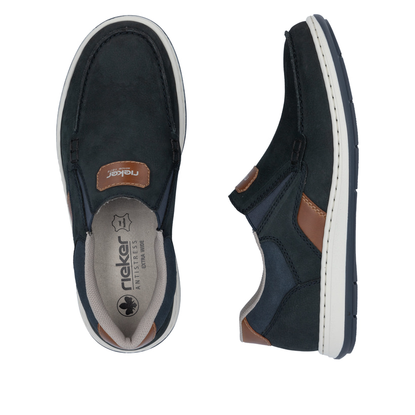 Blaue Rieker Herren Slipper 17368-14 mit einem Gummizug sowie der Extraweite H. Schuh von oben, liegend.