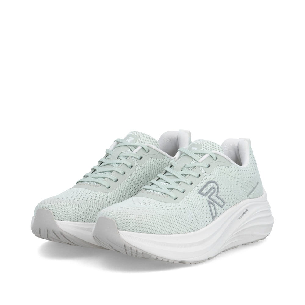 Baskets basses Rieker vertes pour femme W4101-52 avec lacets. Chaussures inclinées sur le côté.
