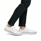 Weiße Rieker Herren Schnürschuhe 19603-80 mit modernen Ziernähten. Schuh am Fuß.