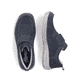 Blaue Rieker Herren Slipper 03058-14 mit Klettverschluss sowie Ziernähten. Schuh von oben, liegend.