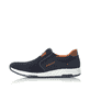 Blaue Rieker Herren Slipper B3450-14 mit einem Gummizug sowie der Extraweite H. Schuh Außenseite.