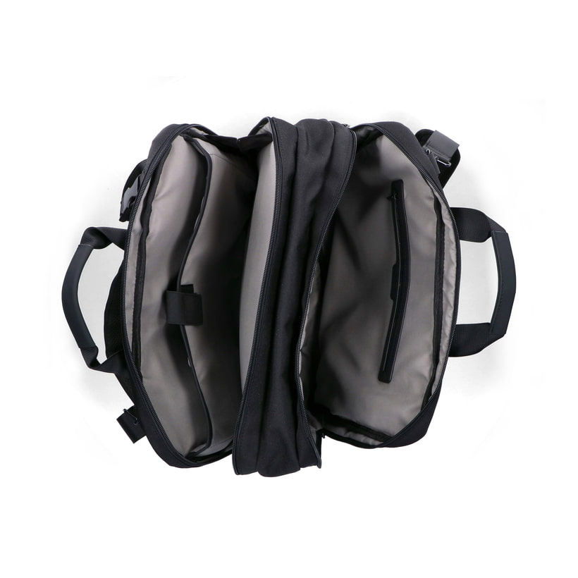 Sac pour ordinateur portable Rieker H5200-02 noir avec fermeture éclair, compartiment rembourré pour ordinateur portable et bretelles amovibles. Ouvert.