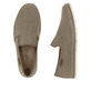 Beige Rieker Herren Slipper B5265-64 mit einem Gummizug sowie Komfortweite G 1/2. Schuh von oben, liegend.