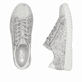 Baskets basses Rieker argent pour femme N0900-90 avec motif floral. Chaussure vue de dessus, couchée.