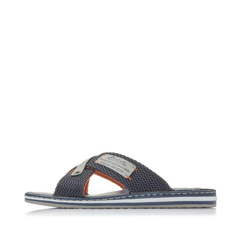 Blaue Rieker Herren Pantoletten 21539-14 mit Komfortweite G sowie leichter Sohle. Schuh Außenseite.