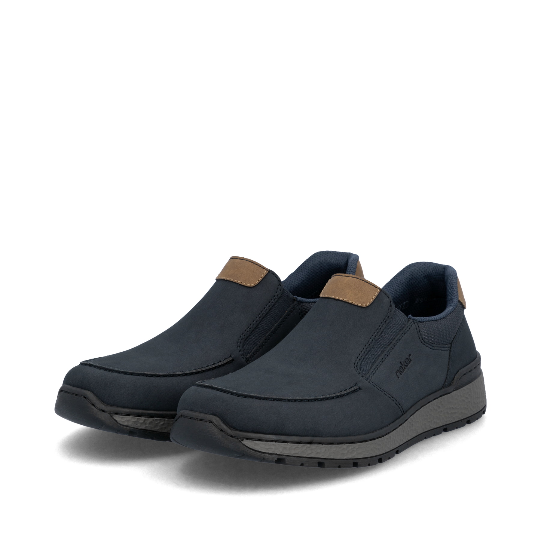 Dunkelblaue Rieker Herren Slipper B9062-15 mit einer schockabsorbierenden Sohle. Schuhpaar schräg.
