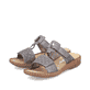Graue Rieker Damen Pantoletten V2885-42 in Löcheroptik mit einem Klettverschluss. Schuhpaar seitlich schräg.