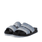 Blaue vegane Rieker Damen Pantoletten W1451-14 mit einer ultraleichten Sohle. Schuhpaar seitlich schräg.