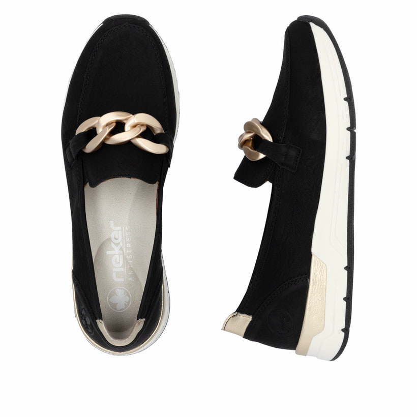 Mocassins Rieker noirs pour femme 58944-00 avec chaîne décorative. Chaussure vue de dessus, couchée.