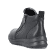 Schwarze Rieker Damen Kurzstiefel Z0060-00 aus Glattleder mit Reißverschluss. Schuh von hinten.