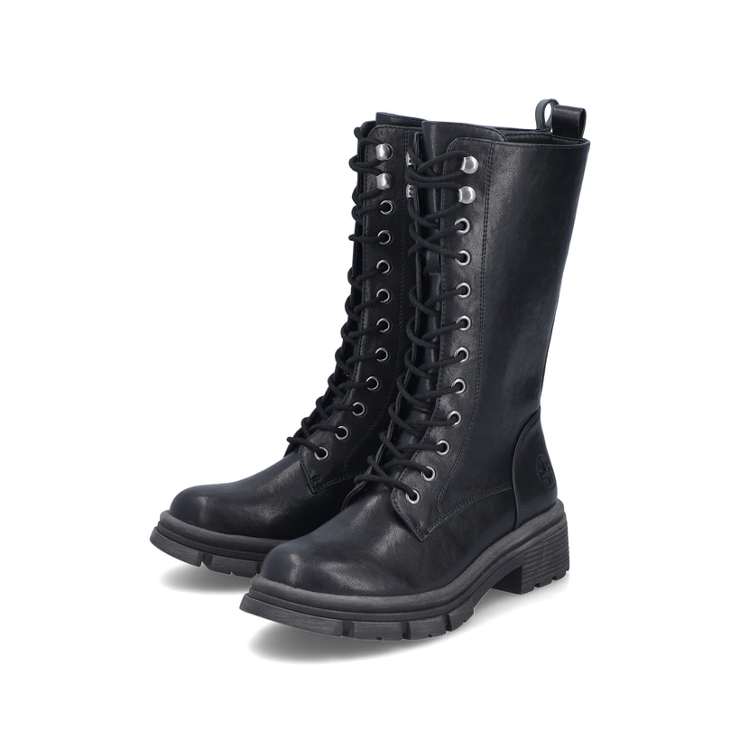 Schwarze Rieker Damen Hochschaftstiefel 91440-00 mit einem Reißverschluss. Schuhpaar seitlich schräg.