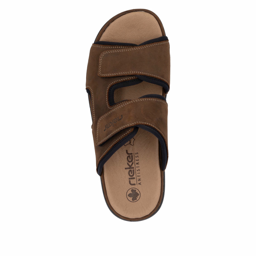 Mules Rieker marron homme 25559-25 en cuir velours avec fermeture velcro. Chaussure vue de dessus.
