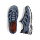 Blaue Rieker Herren Slipper 08065-17 mit einem Gummizug sowie der Komfortweite G. Schuh von oben, liegend.