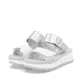 Weiße Rieker Damen Pantoletten W3050-90 mit einem Klettverschluss. Schuhpaar seitlich schräg.