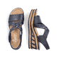 Schieferblaue Rieker Keilsandaletten 68179-14 mit einem Klettverschluss. Schuh von oben, liegend.