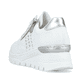 Weiße Rieker Damen Sneaker Low N8321-80 mit Reißverschluss sowie Komfortweite G. Schuh von hinten.