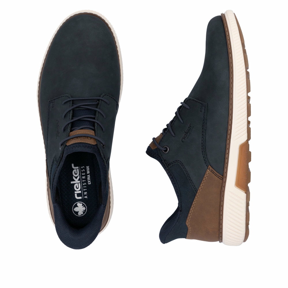 Blaue Rieker Herren Slipper B3357-14 mit Ready2GO Slip-in Feature sowie Gummizug. Schuh von oben, liegend.