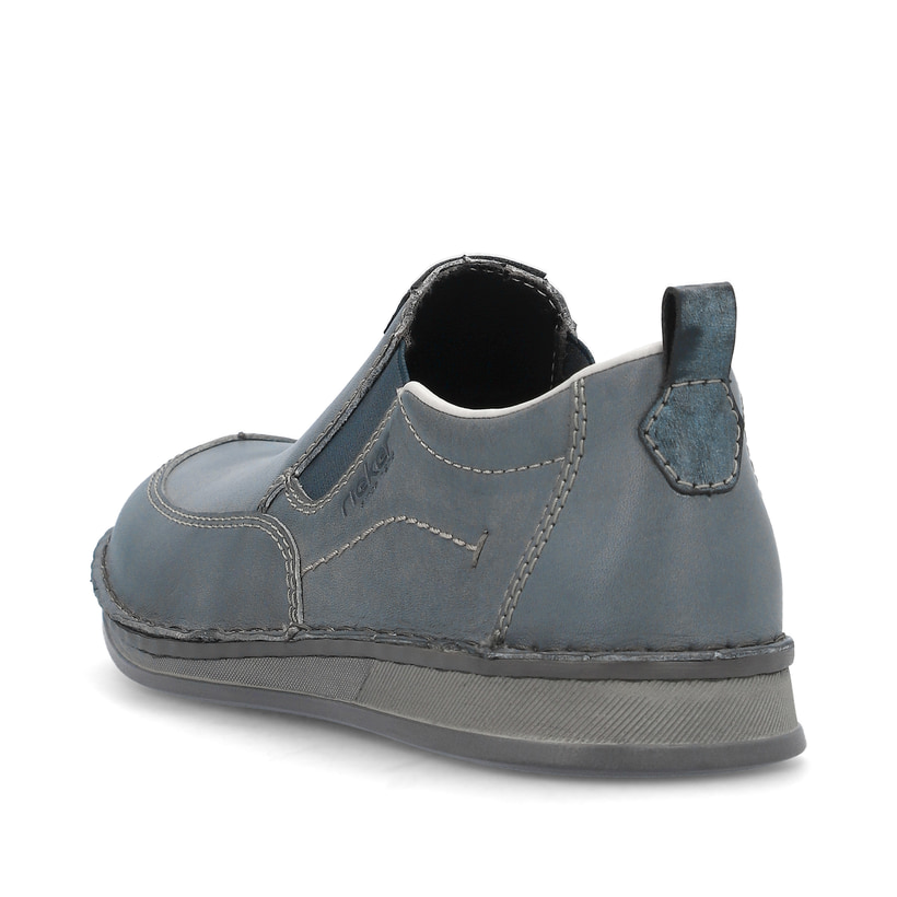 Blaue Rieker Herren Slipper 05450-12 mit Elastikeinsatz sowie braunen Ziernähten. Schuh von hinten.