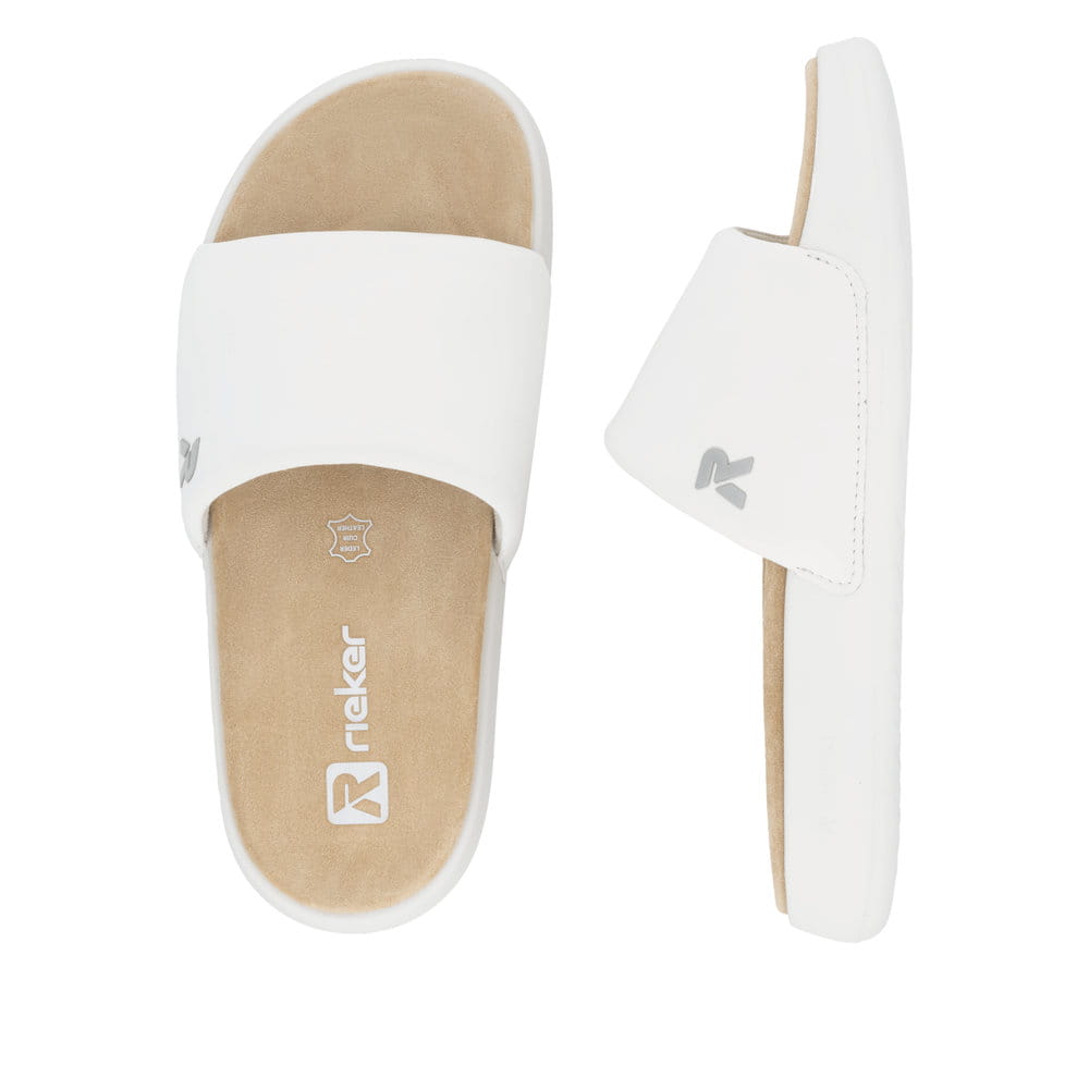 Weiße Rieker Damen Pantoletten W3250-80 mit ultraleichter und dämpfender Sohle. Schuh von oben, liegend.