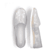 Graue Rieker Ballerinas M9270-40 in Löcheroptik mit einem Gummizug. Schuh von oben, liegend.