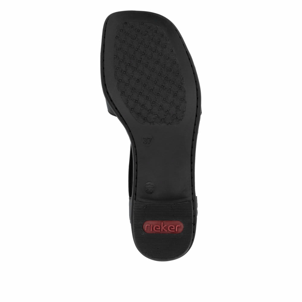 Schwarze Rieker Riemchensandaletten 62662-01 mit einem Gummizug. Schuh Laufsohle.
